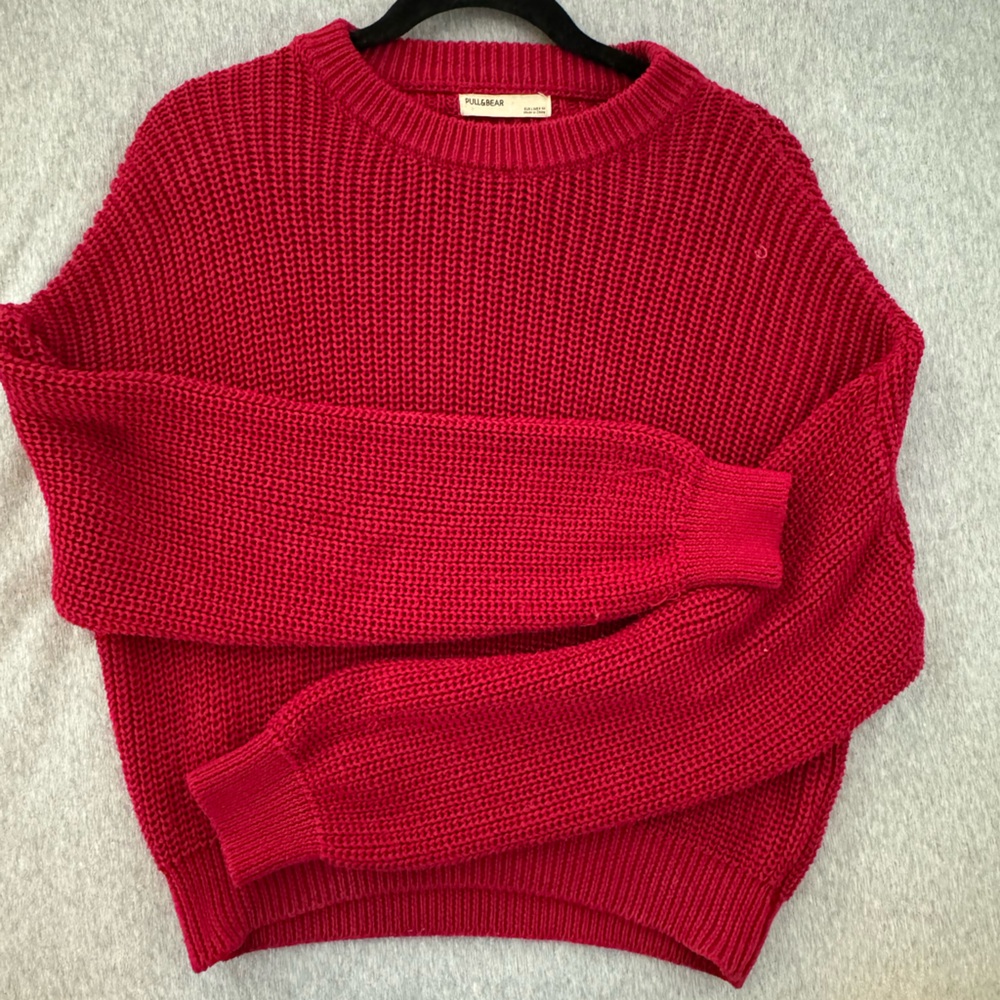 Bull and bear sweater